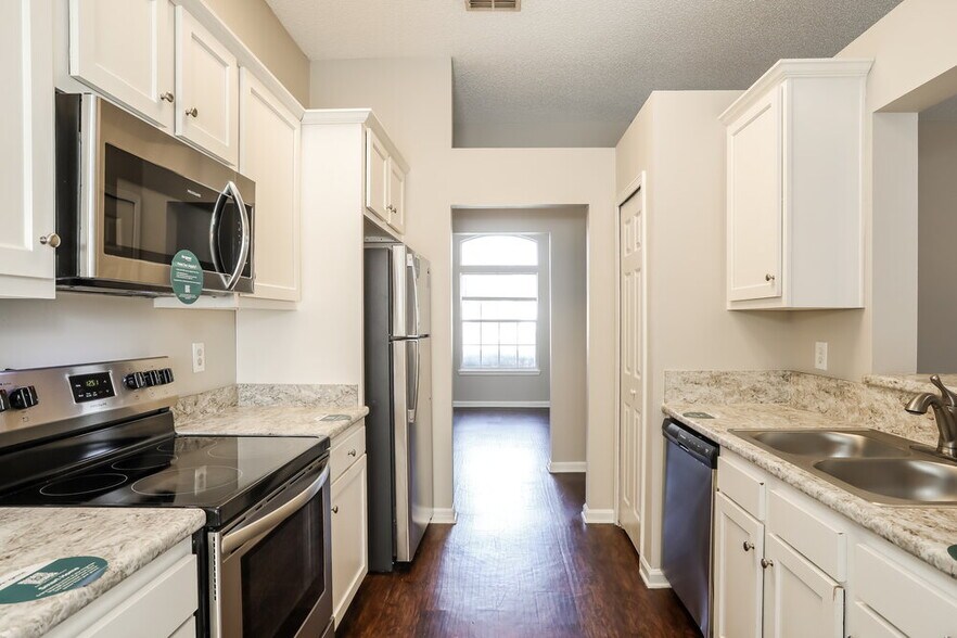 Building Photo - 6621 Delta Post Dr W