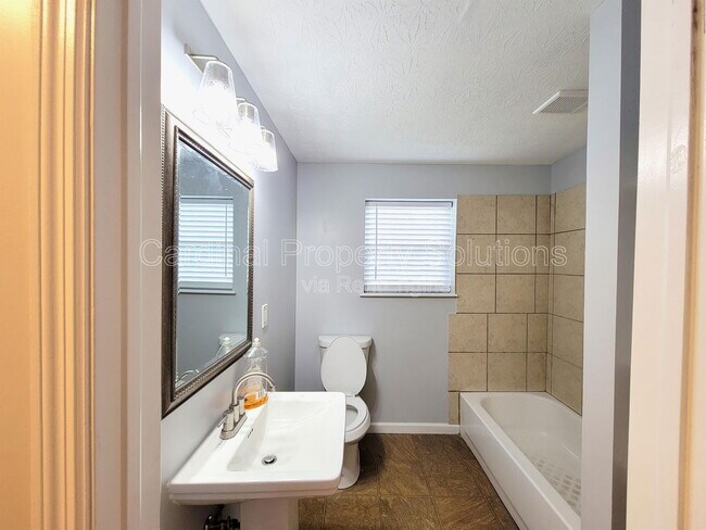 Building Photo - 7505 Greenland Pl