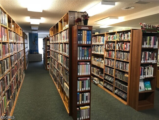 Building Photo - 1580 Pine Valley Dr