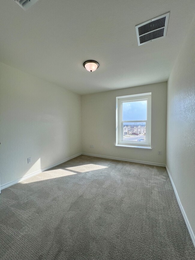 Building Photo - 14839 Vance Jackson Rd