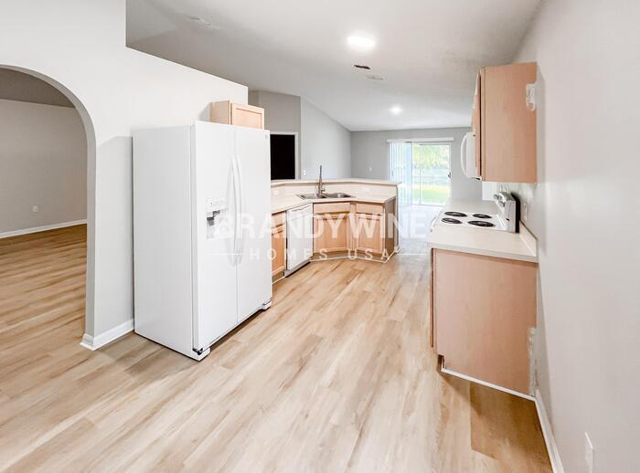 Building Photo - 4396 Marsh Hawk Dr S