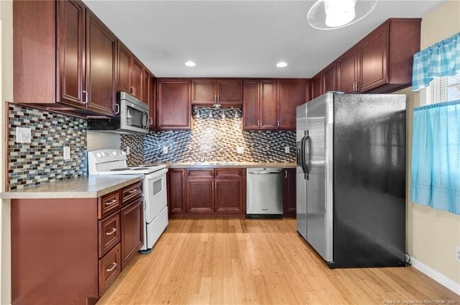 Building Photo - 1644 Inverness Dr