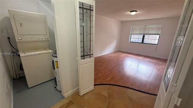 Building Photo - 10583 La Placida Dr