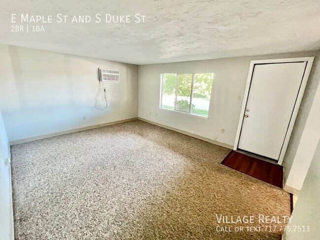 Building Photo - 461 E Maple St