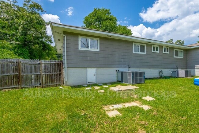Building Photo - 2806 Silverdale Rd