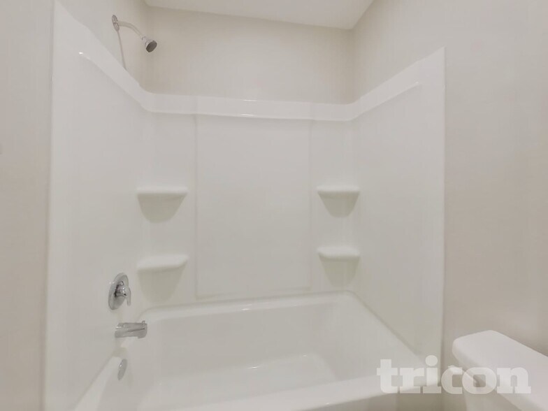 Building Photo - 23048 Shakespeare Dr