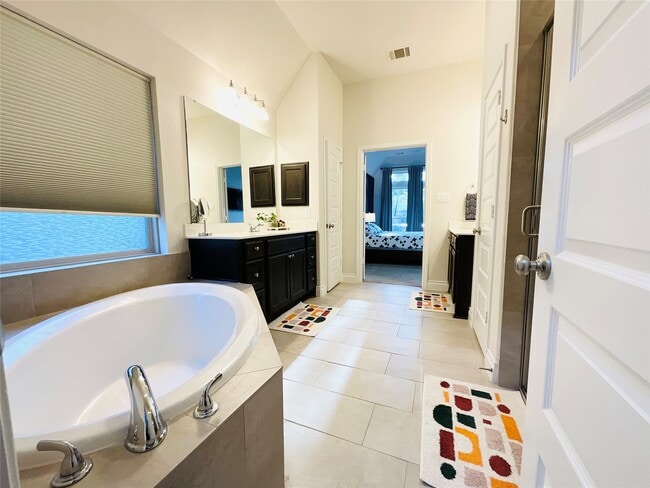 Building Photo - 2507 Elmwood Trl
