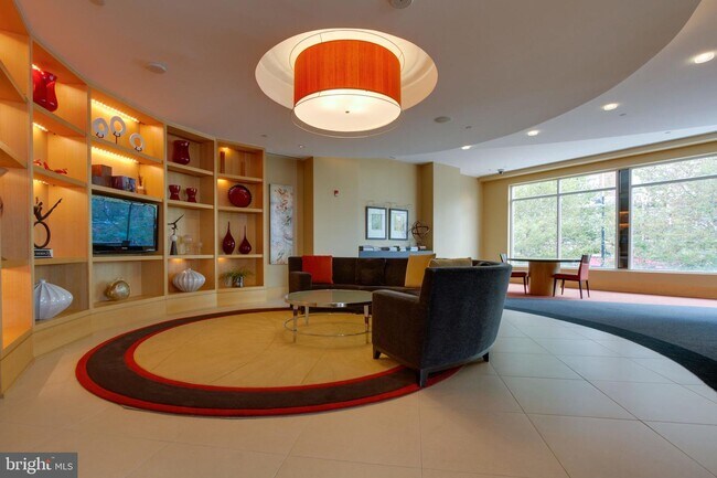 Building Photo - 155 Potomac Passage