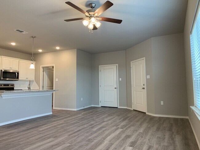 Building Photo - DB 1219 Preston Trails