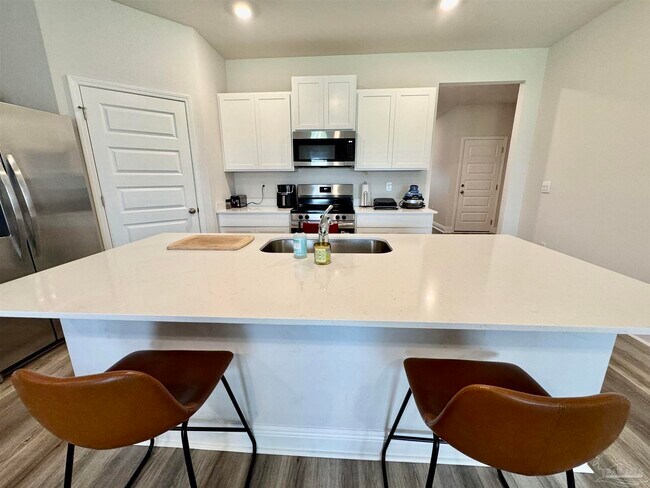 Building Photo - 8084 Fir Tree Dr