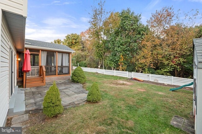 Building Photo - 14551 Lock Dr