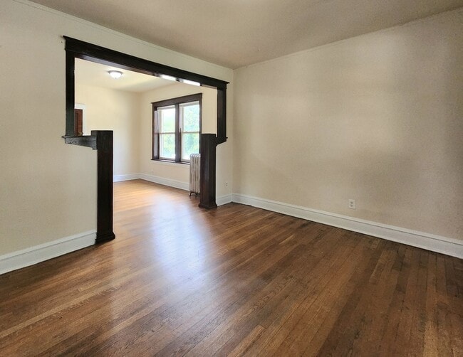 Building Photo - 4901 W Cullom Ave