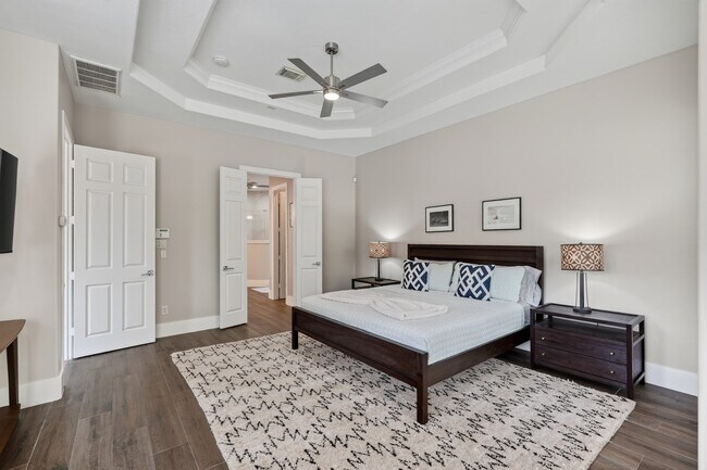 Building Photo - 110 S Veilwood Cir
