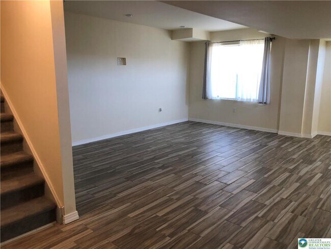 Building Photo - 6137 Valley Forge Dr