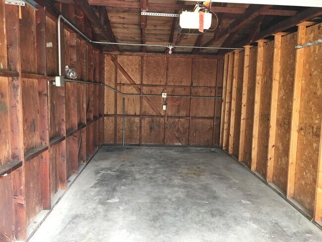 Building Photo - 119 Mitchell Cir