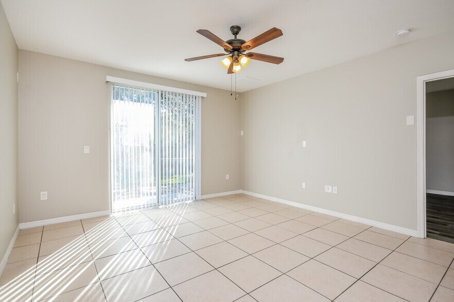 Building Photo - 3725 Ryegrass St