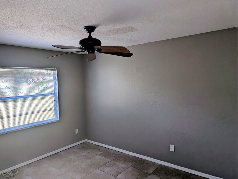 Building Photo - 1483 Elderton Dr