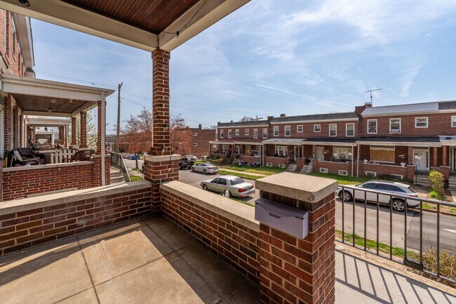 Building Photo - 3-Bedroom, 1.5 Bathroom Home in Belair-Edison