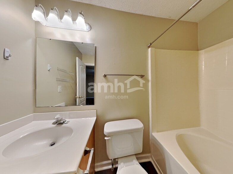 Building Photo - 105 Peterborough Dr