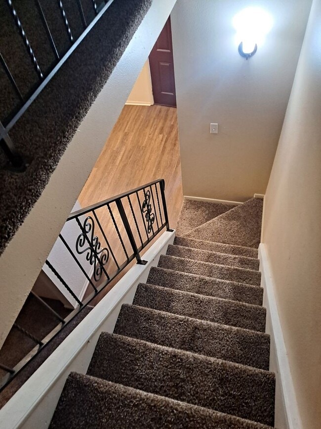 Building Photo - 936-10 Molello   #25-27 Villa Drive