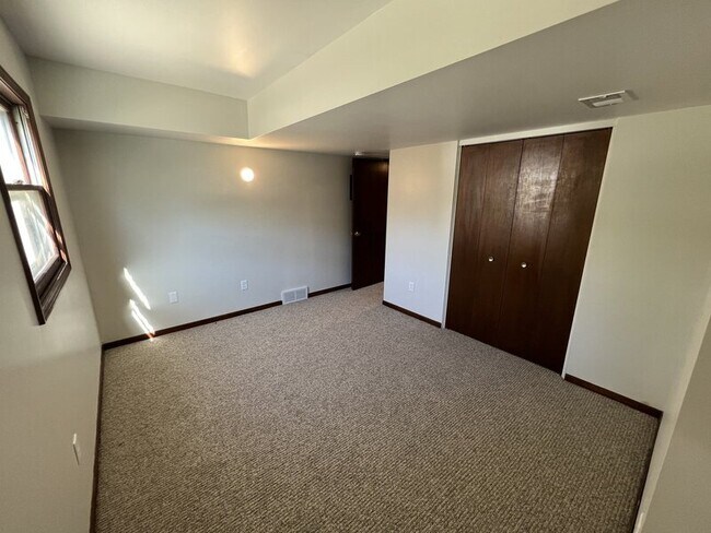 Building Photo - 2068 Andrew St SE