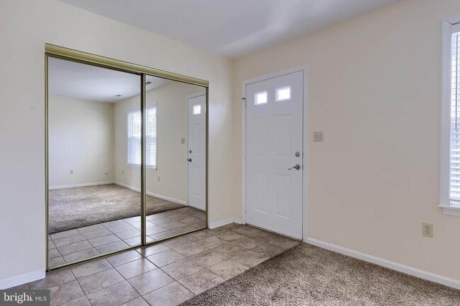 Building Photo - 1902 Pin Oak Dr