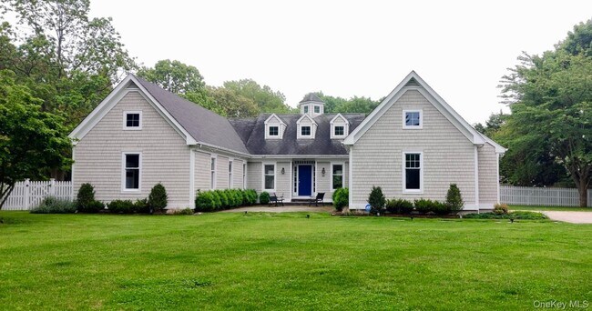 Building Photo - 70 S Country Rd