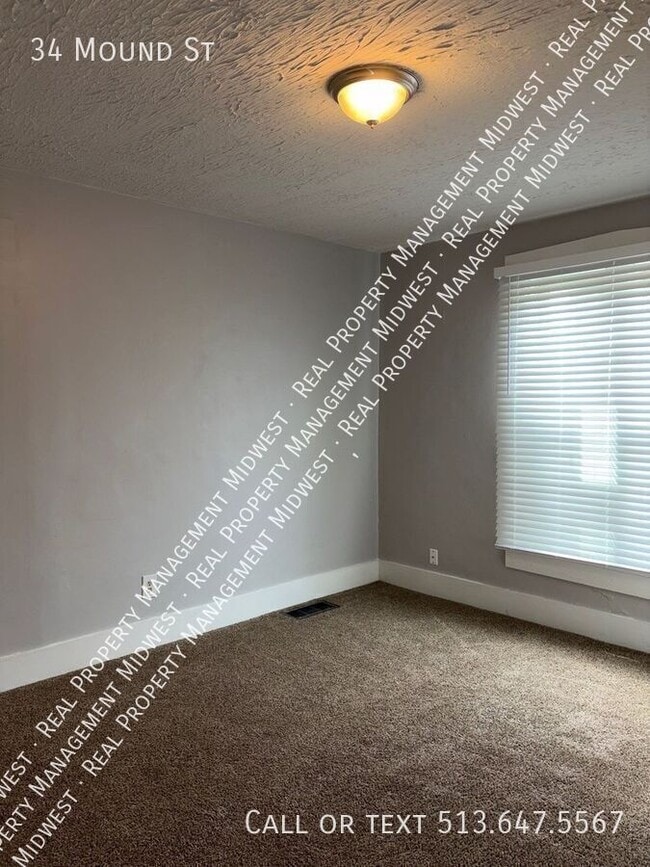 Building Photo - 34 Mound St