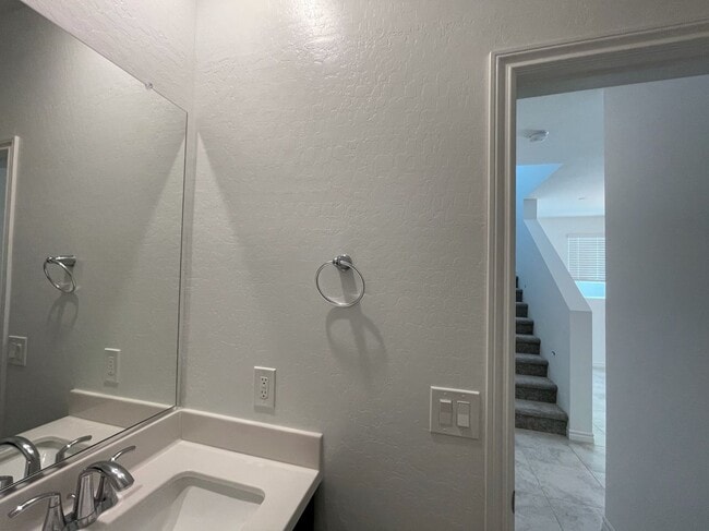 Building Photo - GATED 3 BED 2.5 BATH 2 CAR GARAGE + LOFT IN NORTH LAS VEGAS