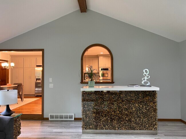 Building Photo - 4907 Pinewood Ct