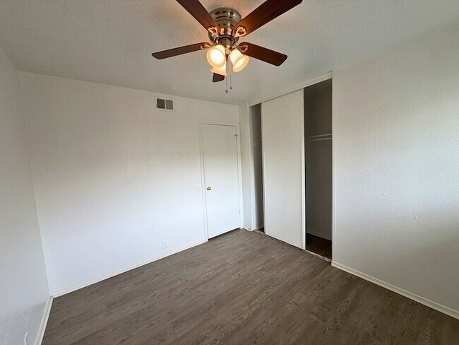 Building Photo - 2613 Amherst Ct