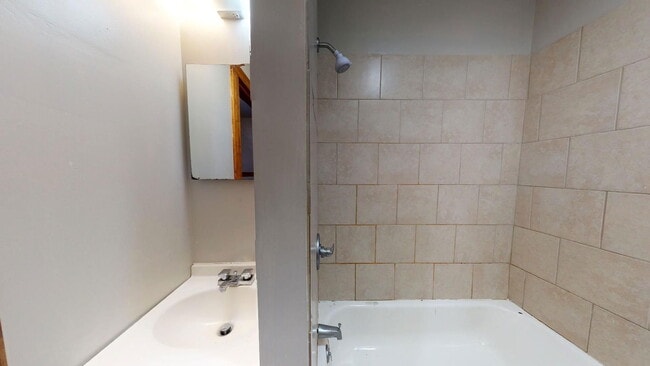 Building Photo - 2319 Sauer Ave