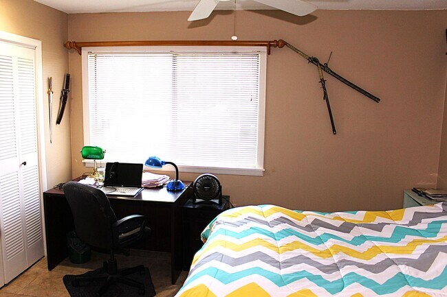 Building Photo - Lovely home in  Windhover Condos