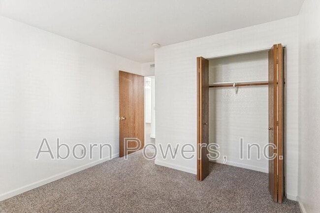 Building Photo - 2529 Greenwood Ln