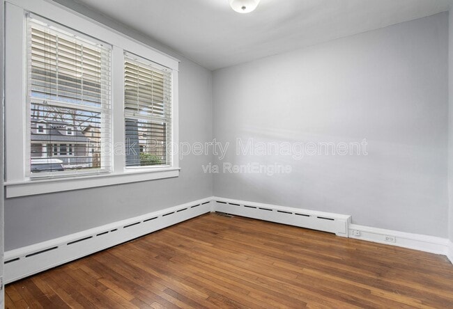 Building Photo - 728 Arnold Ave