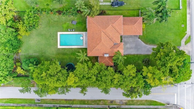 Building Photo - 6950 SW 97th Ave