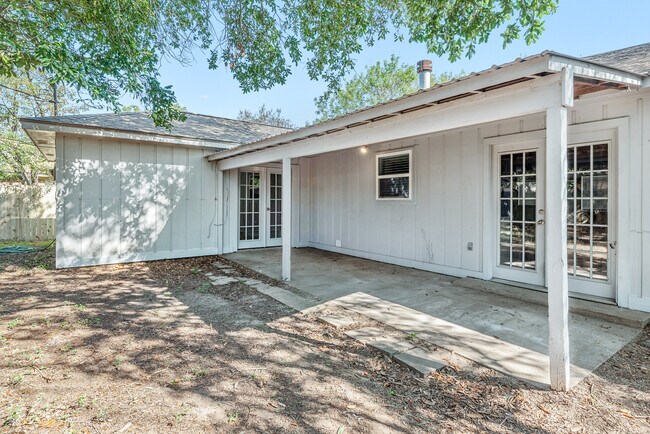 Building Photo - 3408 Dallis Dr