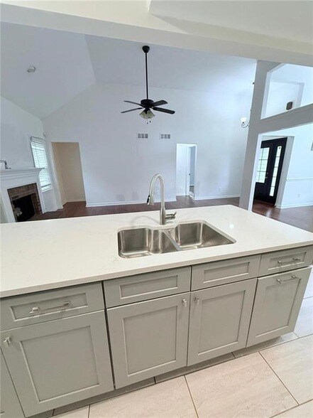 Building Photo - 154 Camden Woods Dr