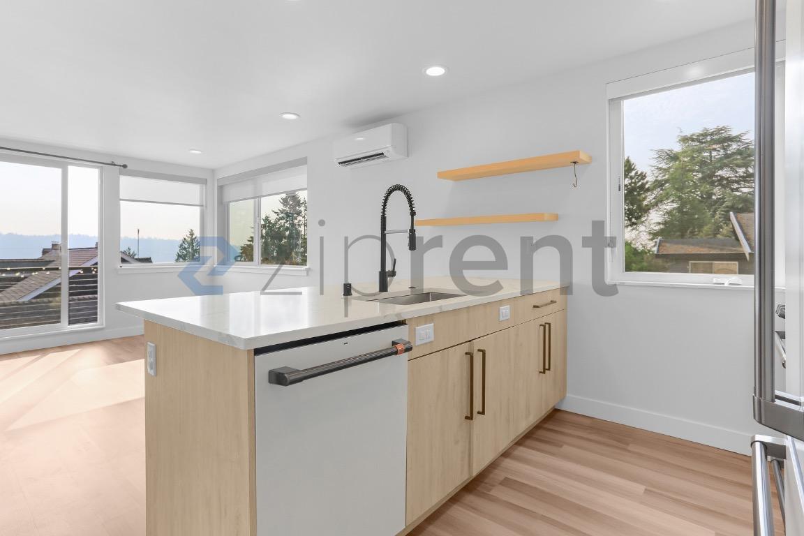 Building Photo - Unit
