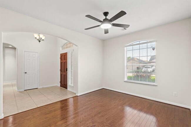 Building Photo - 16710 Jelly Park Stone Dr