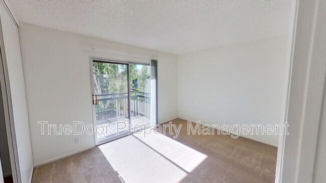 Building Photo - 533 N.Tustin Ave.