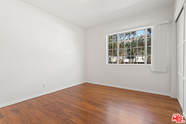 Building Photo - 13219 S Clydepark Ave