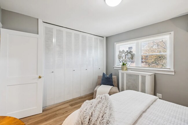 Building Photo - Stylishly Renovated 3-Bedroom Home with Private Patio in Grays Ferry — Accepting ALL PHA voucher ...