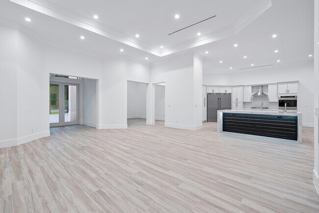 Building Photo - 18211 SE Old Trail Dr W
