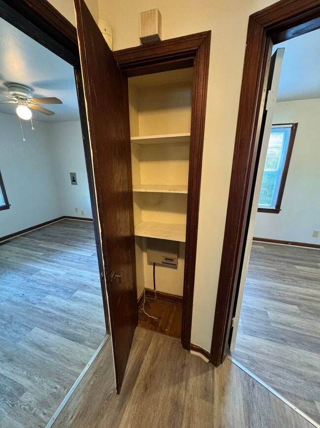 Building Photo - Two Bedroom Home