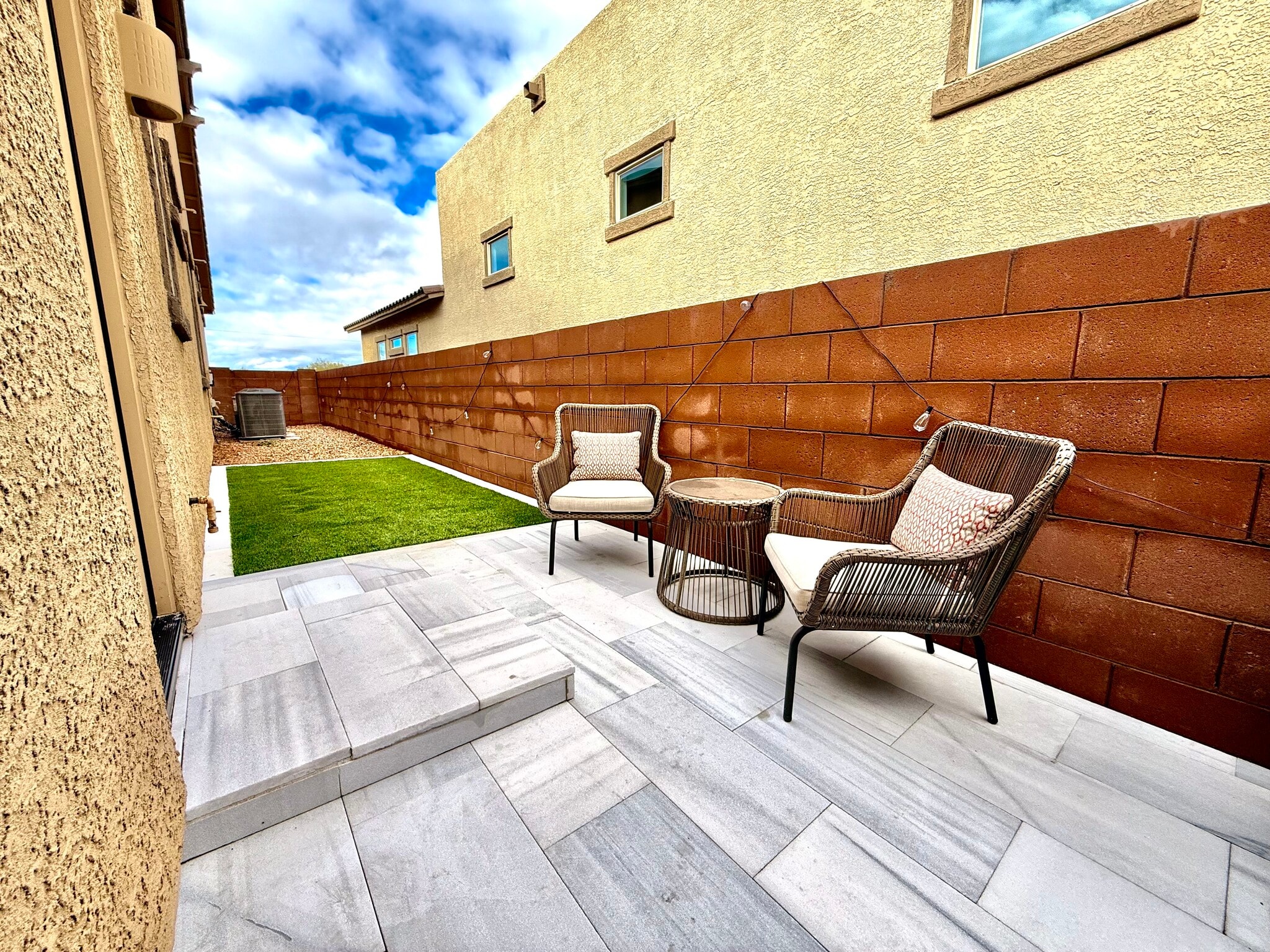 Building Photo - 8060 S Desert Indigo Dr