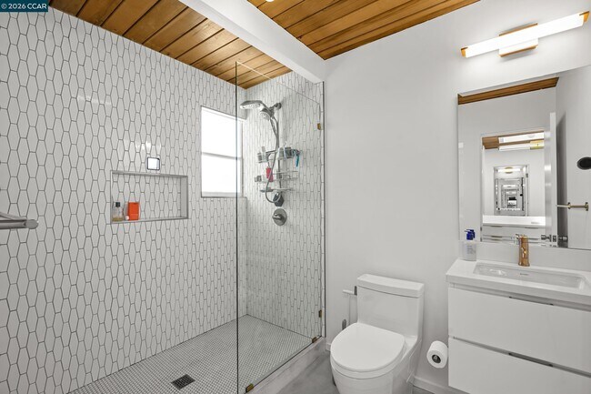 Building Photo - 8010 Shay Dr