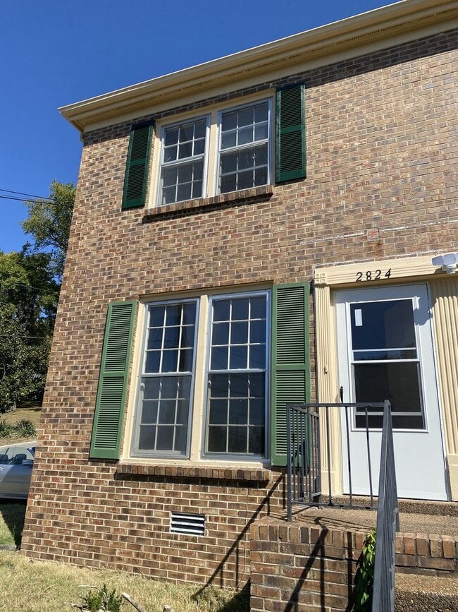 Building Photo - Duplex on the West Side