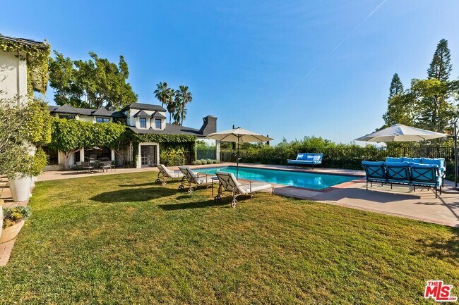 Building Photo - 1075 Wallace Ridge