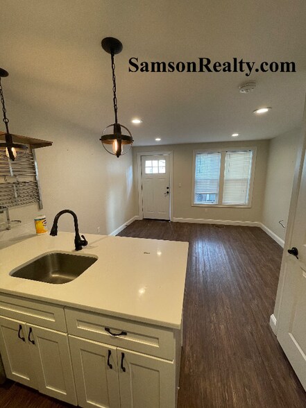 Building Photo - 29 E Transit St